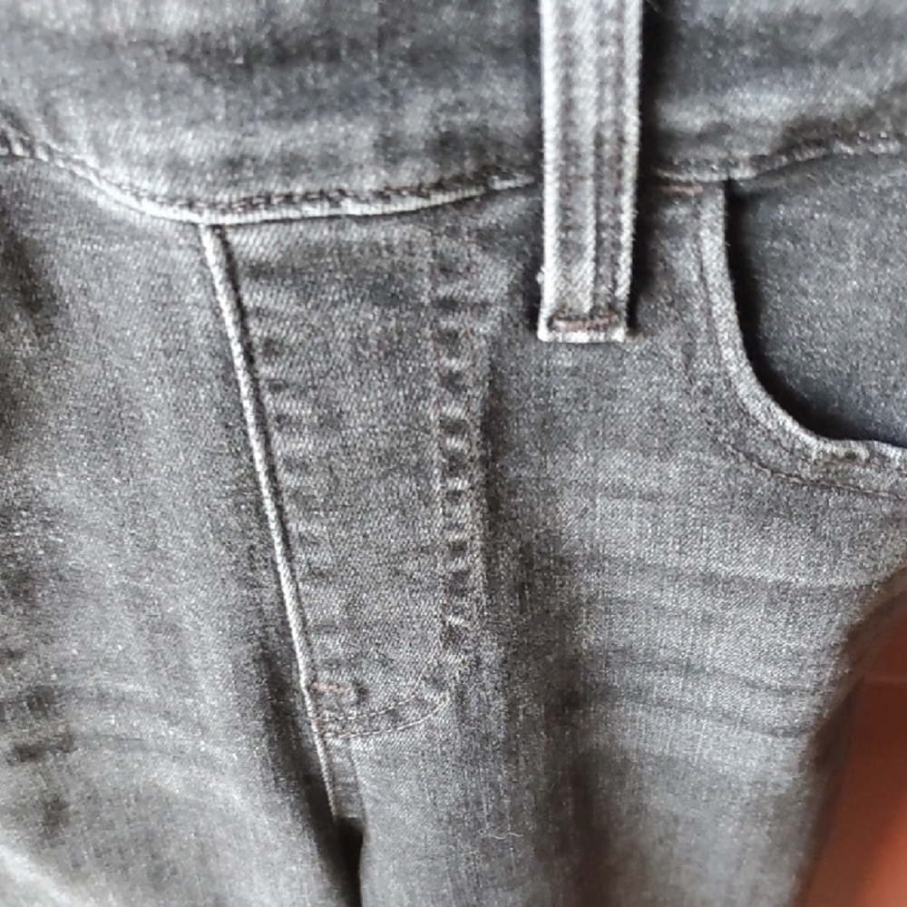 Levi's Premium Black skinny Overalls with Classic Bib Front and Sturdy Denim - Picture 6 of 15
